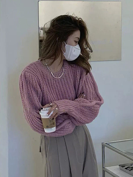 Μονόχρωμο γυναικείο πουλόβερ