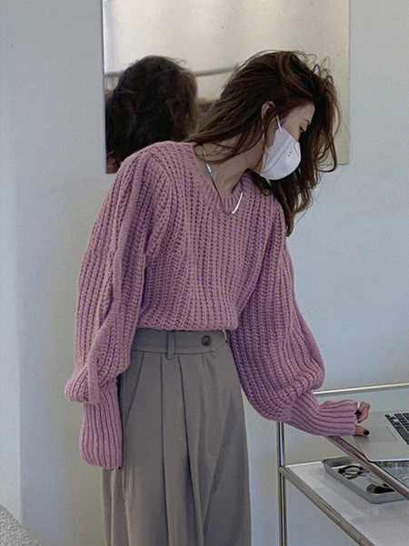 Μονόχρωμο γυναικείο πουλόβερ