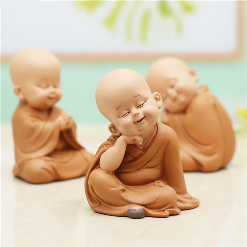 Buddha szobor kis szerzetes Gyanta aranyos otthoni klub Feng Shui dekoráció Kézműves Boutique tea kisállat ékszerek ingyenes szállítás