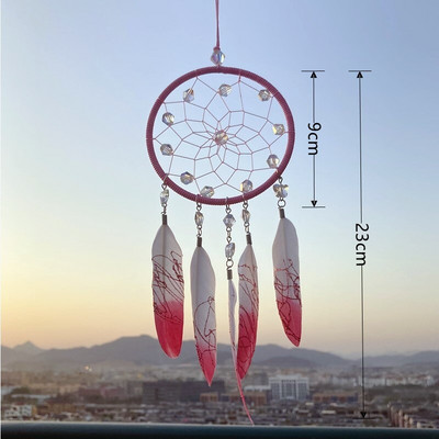 Roosa unenäopüüdja, läikivate kristallidega ripatsauto, lastetoa sisekujundus