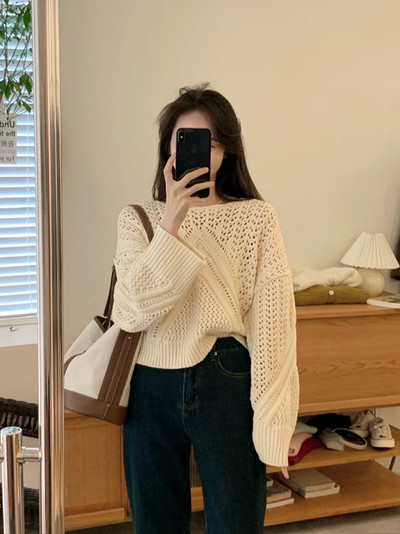 Φαρδύ μοντέλο χειμωνιάτικο πουλόβερ με οβάλ λαιμόκοψη