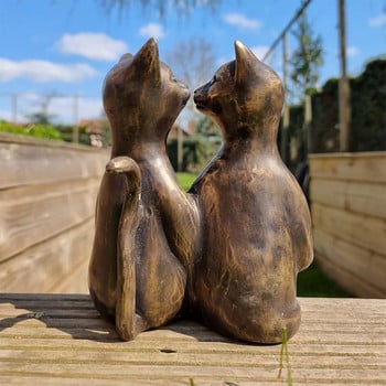 Влюбена двойка котки целувка Статуя за запознанства Модерен минималистичен настолен плот Смола Занаяти Орнаменти Декорация на домашна градина Коледен подарък
