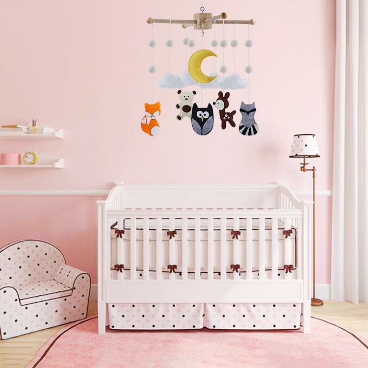 Κινητά ζώα της δασικής περιοχής, φορητή αλεπού, φορητό μωρό τσόχα του δάσους