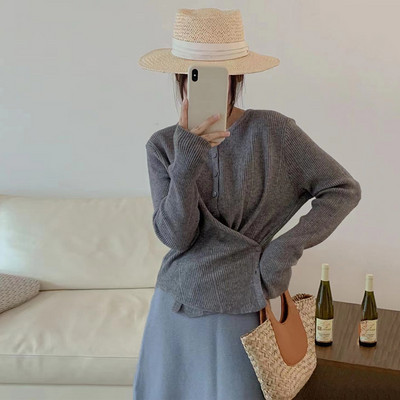 Γυναικείο μακρυμάνικο πουλόβερ με κουμπιά