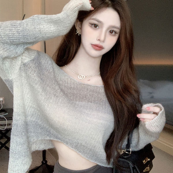 Φαρδύ μοντέλο γυναικείο πουλόβερ με οβάλ λαιμόκοψη και μακριά μανίκια