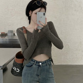 Κοντό μοντέλο γυναικεία μπλούζα με οβάλ λαιμόκοψη