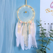 Repülő, kézzel készített álomfogó Led Light Dreamcatcher tollas medállal Kreatív üreges szélcsengő falra akasztható álomfogó