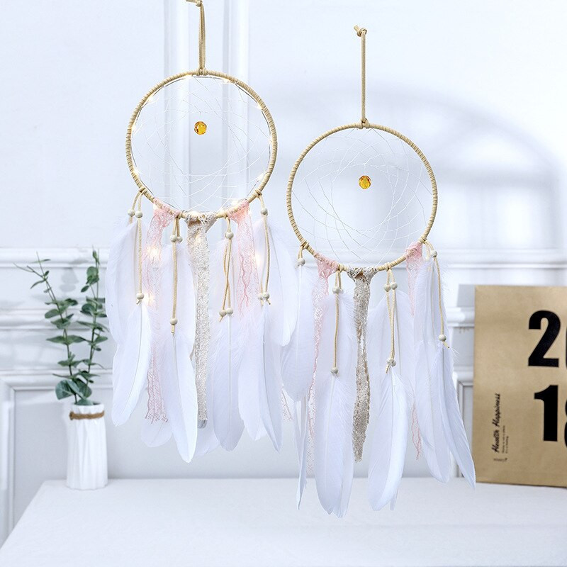 Repülő, kézzel készített álomfogó Led Light Dreamcatcher tollas medállal Kreatív üreges szélcsengő falra akasztható álomfogó