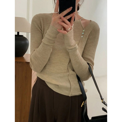 Νέο μοντέλο γυναικείο πουλόβερ με κομμένα μέρη - καφέ και λευκό χρώμα