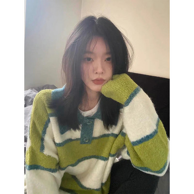 Γυναικείο πουλόβερ με κουμπιά