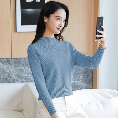 Γυναικείο μονόχρωμο πουλόβερ με οβάλ λαιμόκοψη