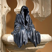 Gótikus dekoráció Titokzatos figura finom vízálló gyanta kültéri dekoráció szobor ülő szobor gyanta asztali dísz