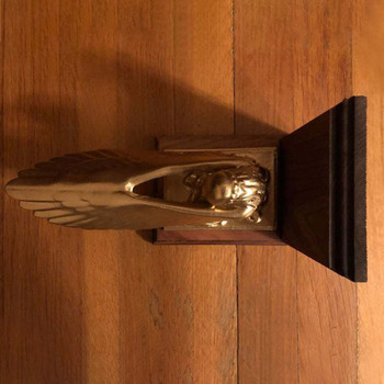 Статуя на Арк Ангел Иновативна статуя на Арк Ангел Декоративна фигурка от смола Статуя със златно покритие за реквизит за филми на закрито на открито