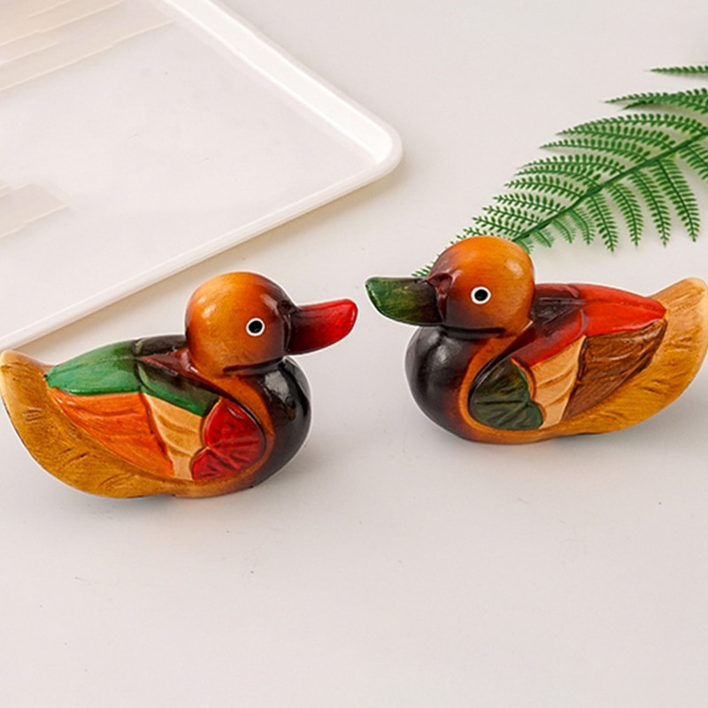 Дървена декорация на модел на патица мандарина 2бр. Ръчно изработен сватбен подарък Орнамент за нощно шкафче Творческа фигурка на патица мандарина