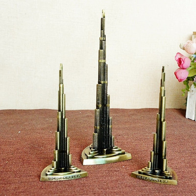 Дубай Burj Khalifa Модел Световна забележителност Сграда Дубайско имение Занаятчийски сувенир от метална сплав Миниатюрна статуя на закрито Декорация