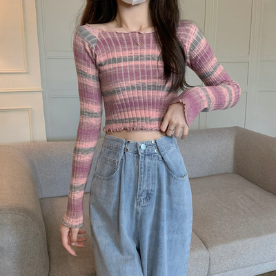 Ριγέ κοντό πουλόβερ με λαιμόκοψη σε Ο και μακριά μανίκια