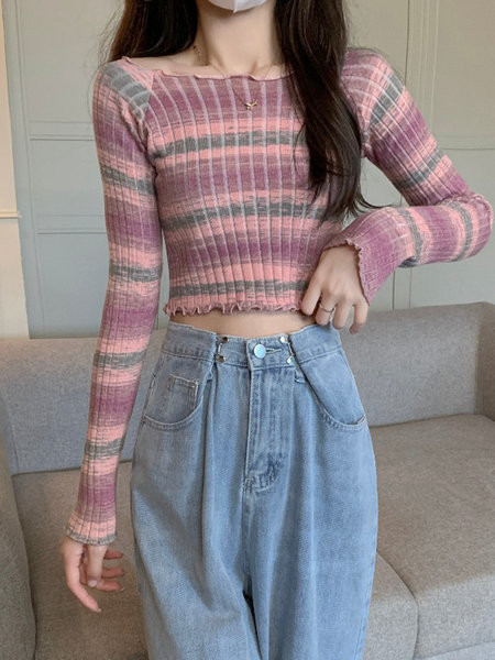 Ριγέ κοντό πουλόβερ με λαιμόκοψη σε Ο και μακριά μανίκια