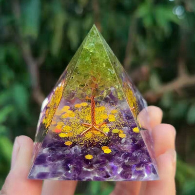 Elupuu Orgoniidi püramiid Tervendavad kristallid Energia Reiki Tšakra kordistaja Ametüst Meditatsioon Õnn kogu rikkuse kivi