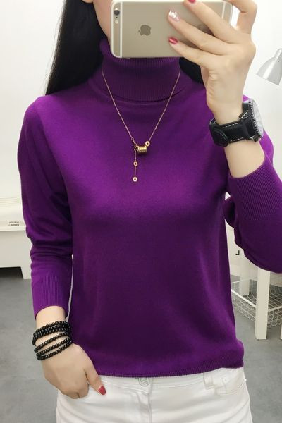 Γυναικείο casual πουλόβερ με ψηλό γιακά και μεταλλικό στοιχείο
