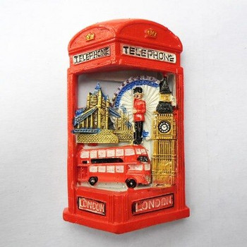 Лондонски автобус класически туристически атракции в памет на хладилника за пощенска кутия на войниците