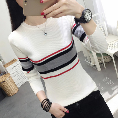 Moteriška palaidinė - su ovalia iškirpte ir ilgomis rankovėmis