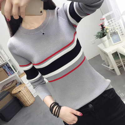 Moteriška palaidinė - su ovalia iškirpte ir ilgomis rankovėmis