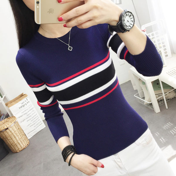 Moteriška palaidinė - su ovalia iškirpte ir ilgomis rankovėmis