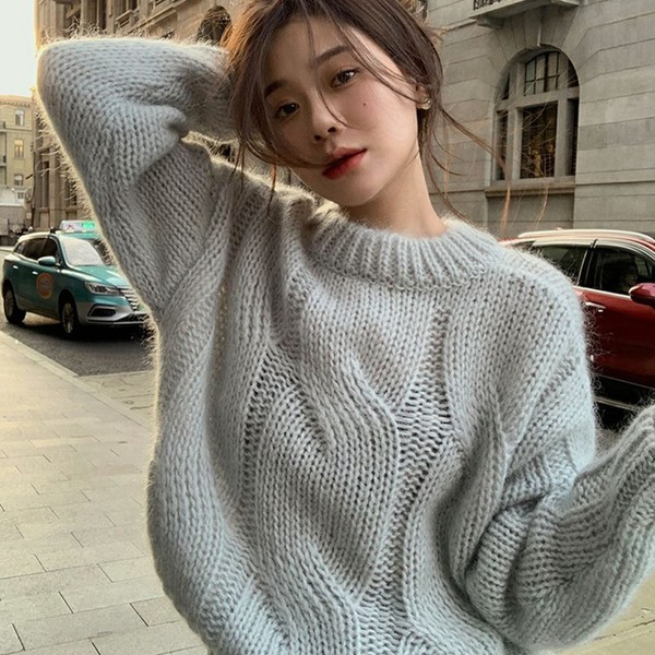 Moderan ženski pleteni pulover s ovalnim izrezom