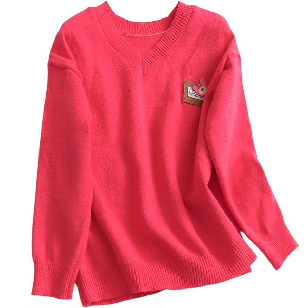 Γυναικείο χειμωνιάτικο πουλόβερ με λαιμόκοψη V και κέντημα