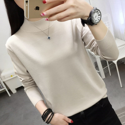 Κλασική γυναικεία μπλούζα με οβάλ λαιμόκοψη