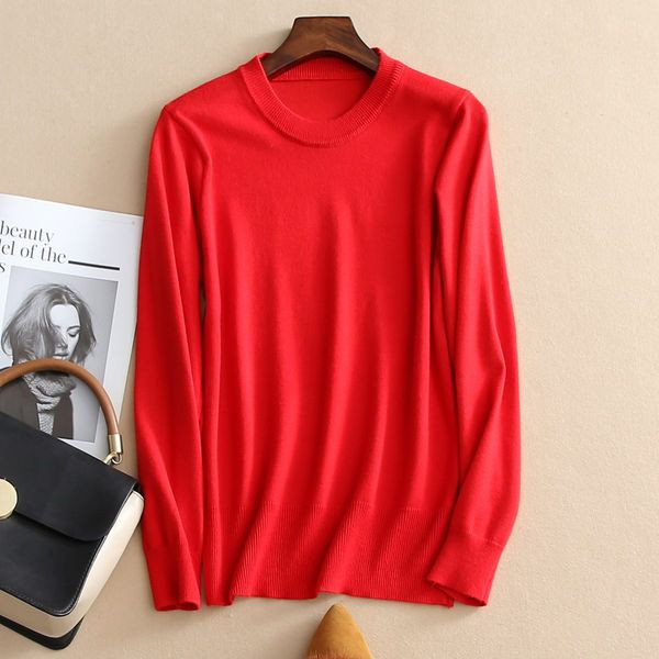 Κλασική γυναικεία μπλούζα με οβάλ λαιμόκοψη