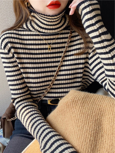 Moteriškas laisvalaikio džemperis su dryžuotu polo apykakle