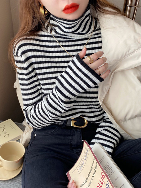 Moteriškas laisvalaikio džemperis su dryžuotu polo apykakle