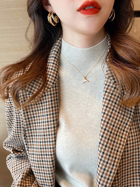 Εφαρμοσμένο λεπτό πουλόβερ με ψηλό γιακά