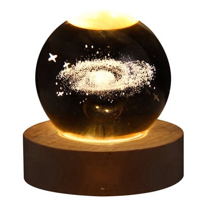 Švytintis krištolo rutulio naktinis šviestuvas medžio masyvo pagrindu Šviečianti planetinė Galaxy USB maitinimo lemputė prie lovos Kalėdų vaikiška dovanų naktinė lempa