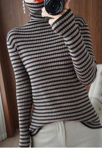 Γυναικείο πουλόβερ με οβάλ λαιμόκοψη