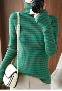 Γυναικείο πουλόβερ με οβάλ λαιμόκοψη