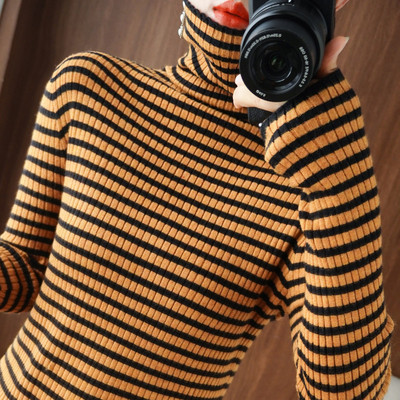 Γυναικείο πουλόβερ με οβάλ λαιμόκοψη