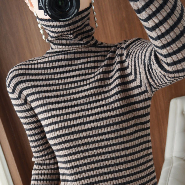 Γυναικείο πουλόβερ με οβάλ λαιμόκοψη