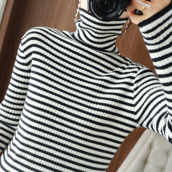 Γυναικείο πουλόβερ με οβάλ λαιμόκοψη