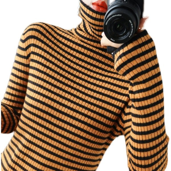 Γυναικείο πουλόβερ με οβάλ λαιμόκοψη