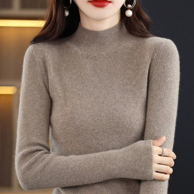 Εφαρμοσμένο κοτλέ πουλόβερ με ημι-ψηλό γιακά