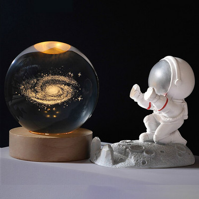 Kristálygolyó Crystal Astronaut Planet Globe 3D lézergravírozott Naprendszer golyó érintéskapcsolóval LED fényalap Csillagászati Gif