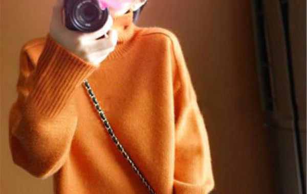 Γυναικεία μπλούζα με μεσαία μανίκια και ψηλό γιακά