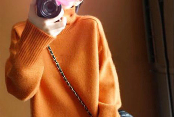 Γυναικεία μπλούζα με μεσαία μανίκια και ψηλό γιακά