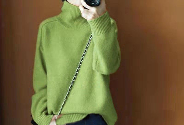 Γυναικεία μπλούζα με μεσαία μανίκια και ψηλό γιακά