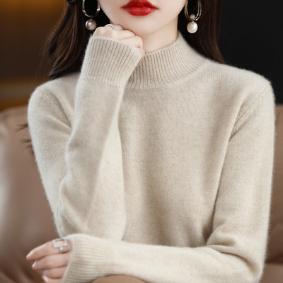 Minkštas žieminis megztinis ilgomis rankovėmis moterims