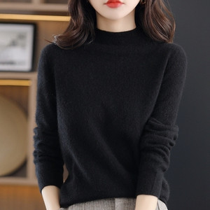 Moteriškas megztinis - aukšta apykakle