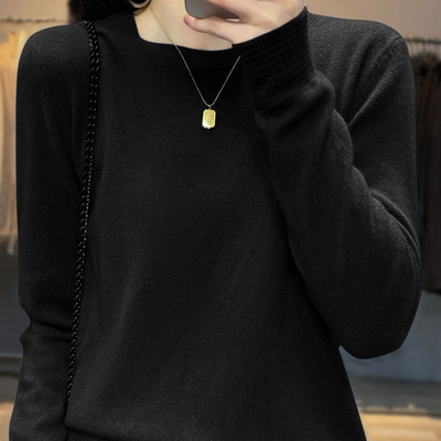 Φαρδύ πουλόβερ σε λεπτή πλέξη με οβάλ λαιμόκοψη