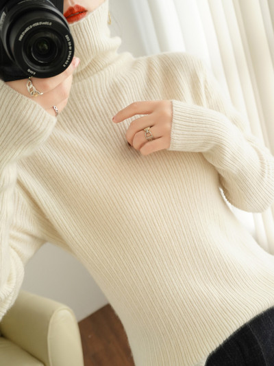 Γυναικείο εφαρμοστό πουλόβερ με λαιμόκοψη polo - πολλά χρώματα